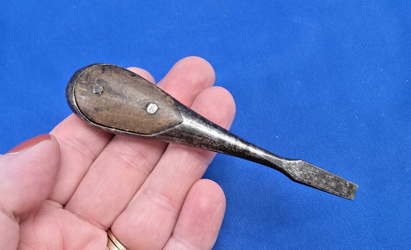 Vintage Perfect Handle Style 4″ Screwdriver