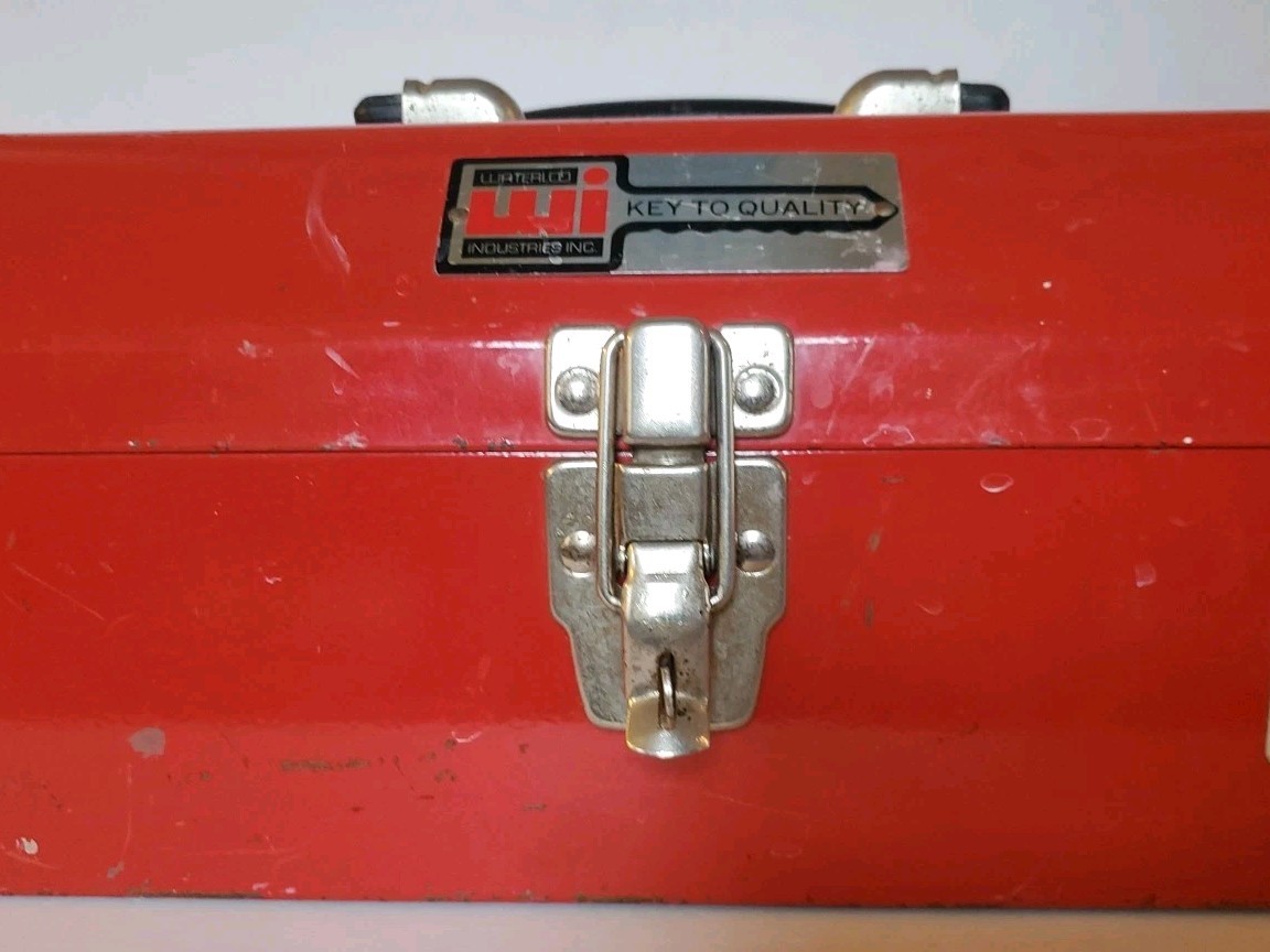 Vintage WI Waterloo Industrial Inc. Red Metal 20″ Carry-All Tool Box JL-51 EMPTY