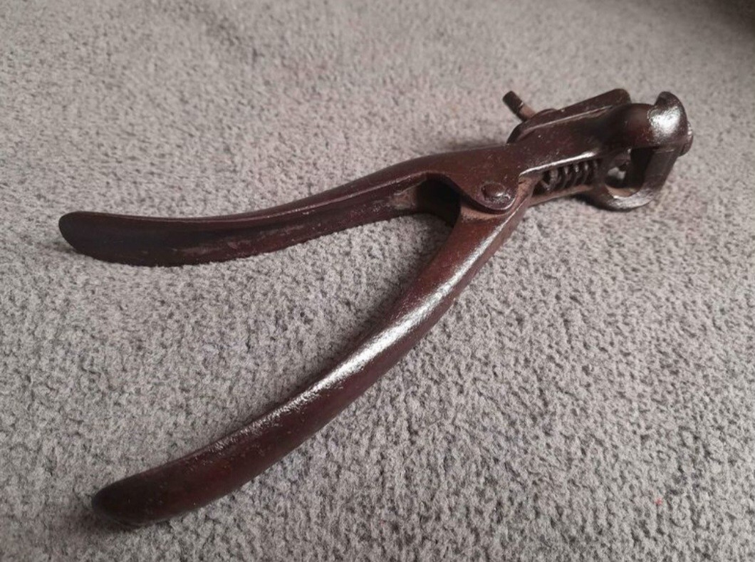 Antique Late 1800s Morrill Saw Tooth Set Cast Iron Hand Tool