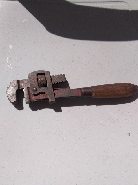 10″ Pipe Wrench Vintage – steel – wooden handle