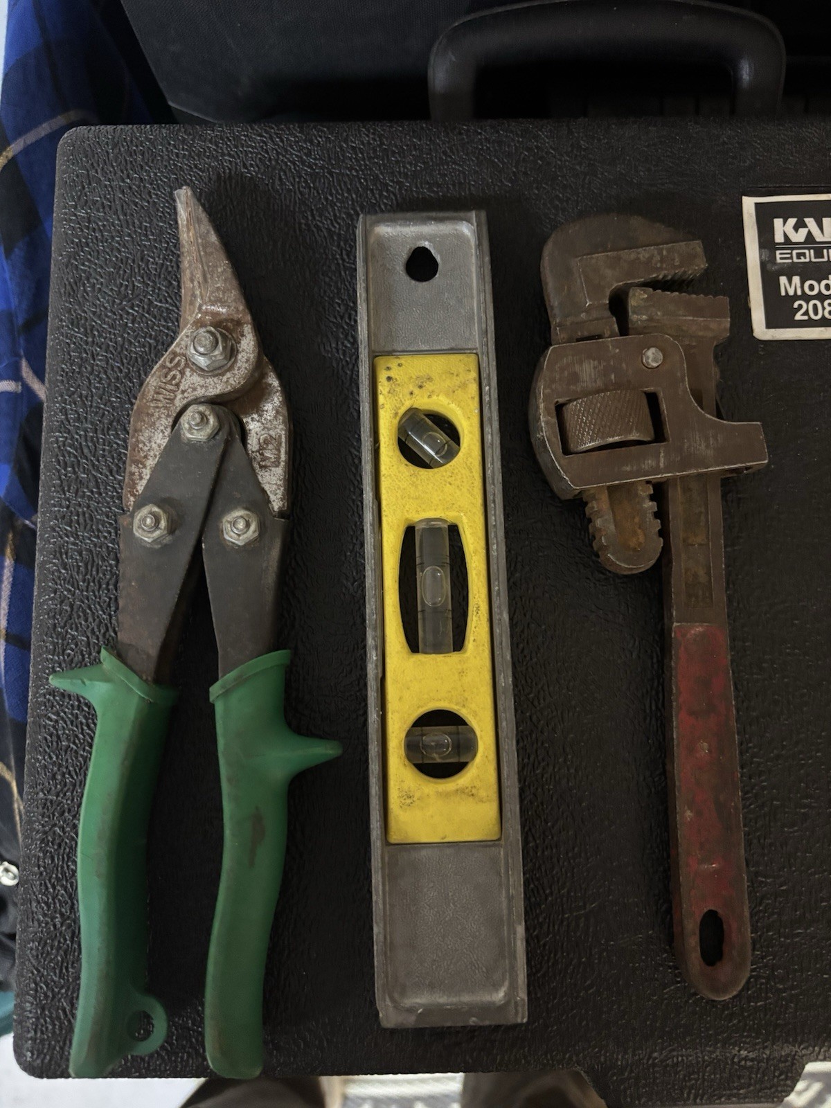 Steelcraft Pipe Wrench 10″ West Germany, Wiss Tin Snips And Stanley Level