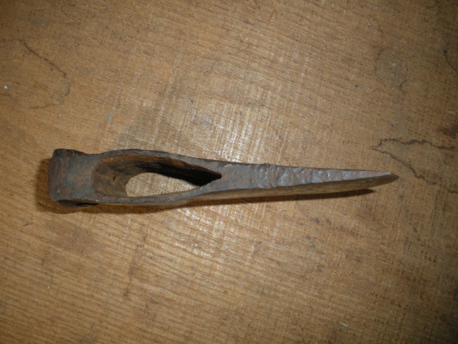 Vintage Hand Forged Unbranded Single Bit Axe Head / 2 Lb. 15 Oz. / CONNIE