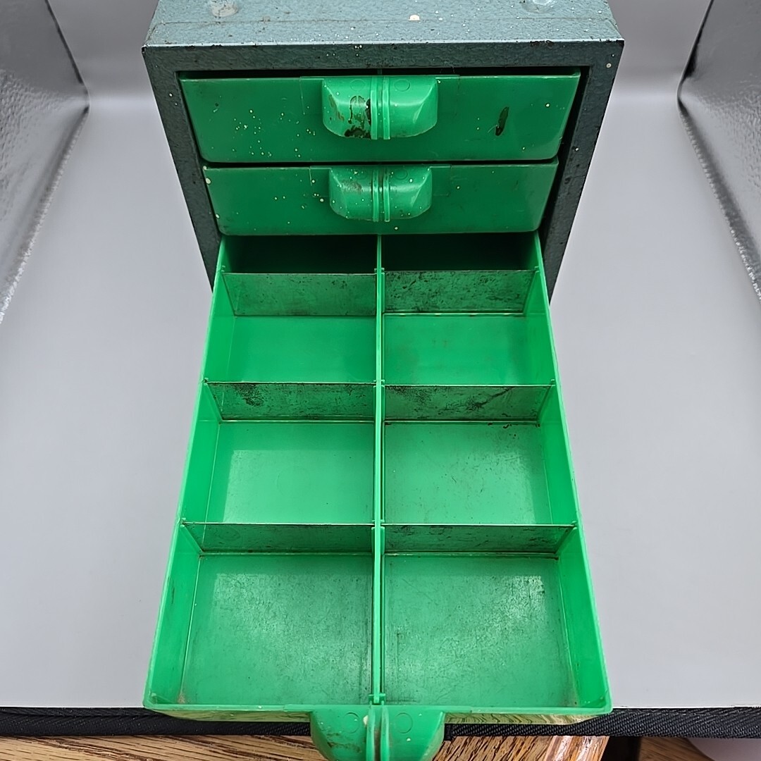 Wards Master Quality Metal Box Unit With Green Plastic Shelves USA RARE!