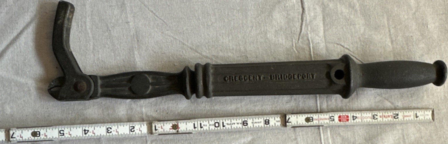Antique ￼Crescent Bridgeport No. 66 Suregrip Adjustable nail puller