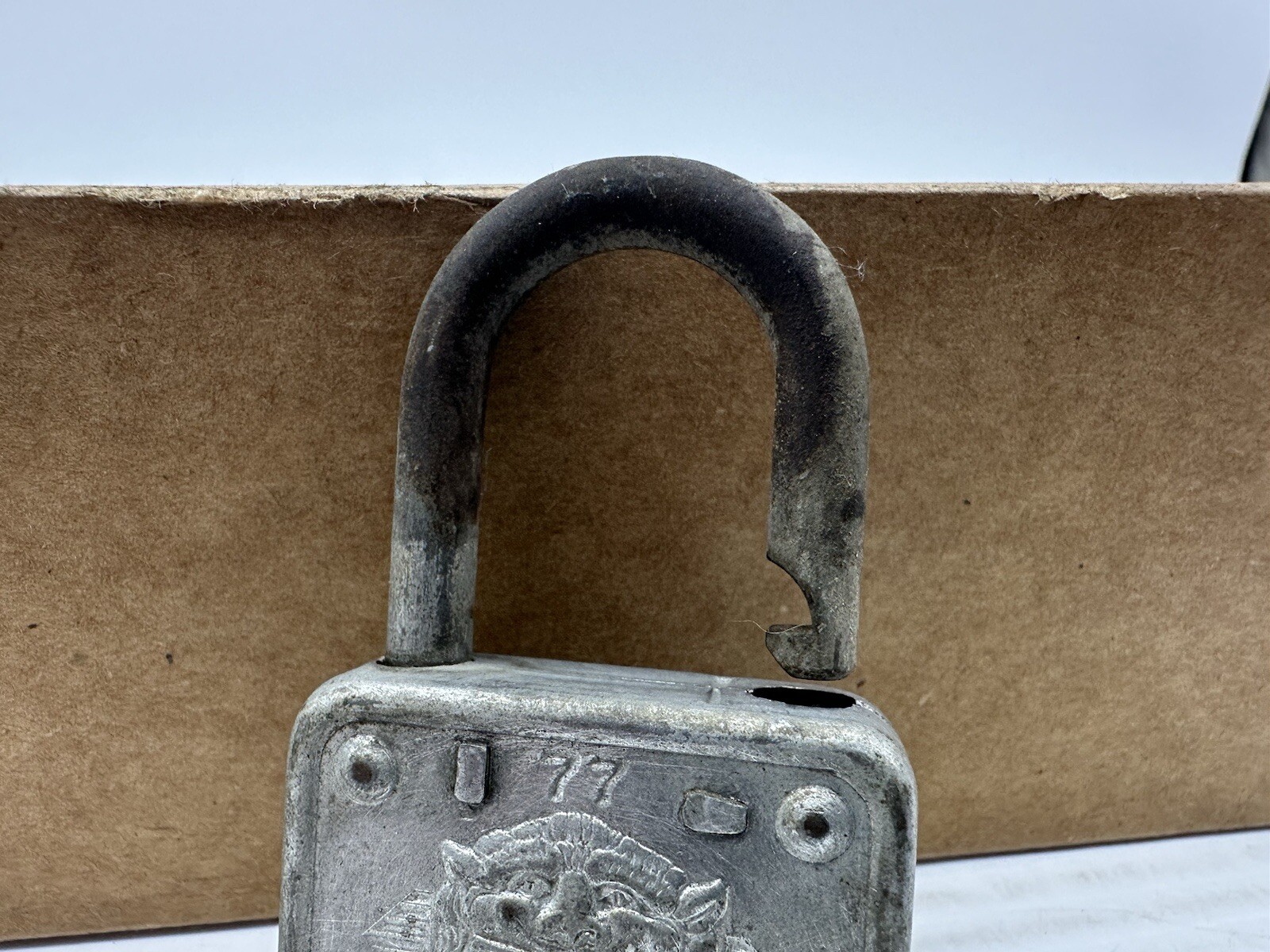 Vintage 77 Master Lock Padlock 1.25″ Hasp Lions Head Logo Milwaukee WI No Key