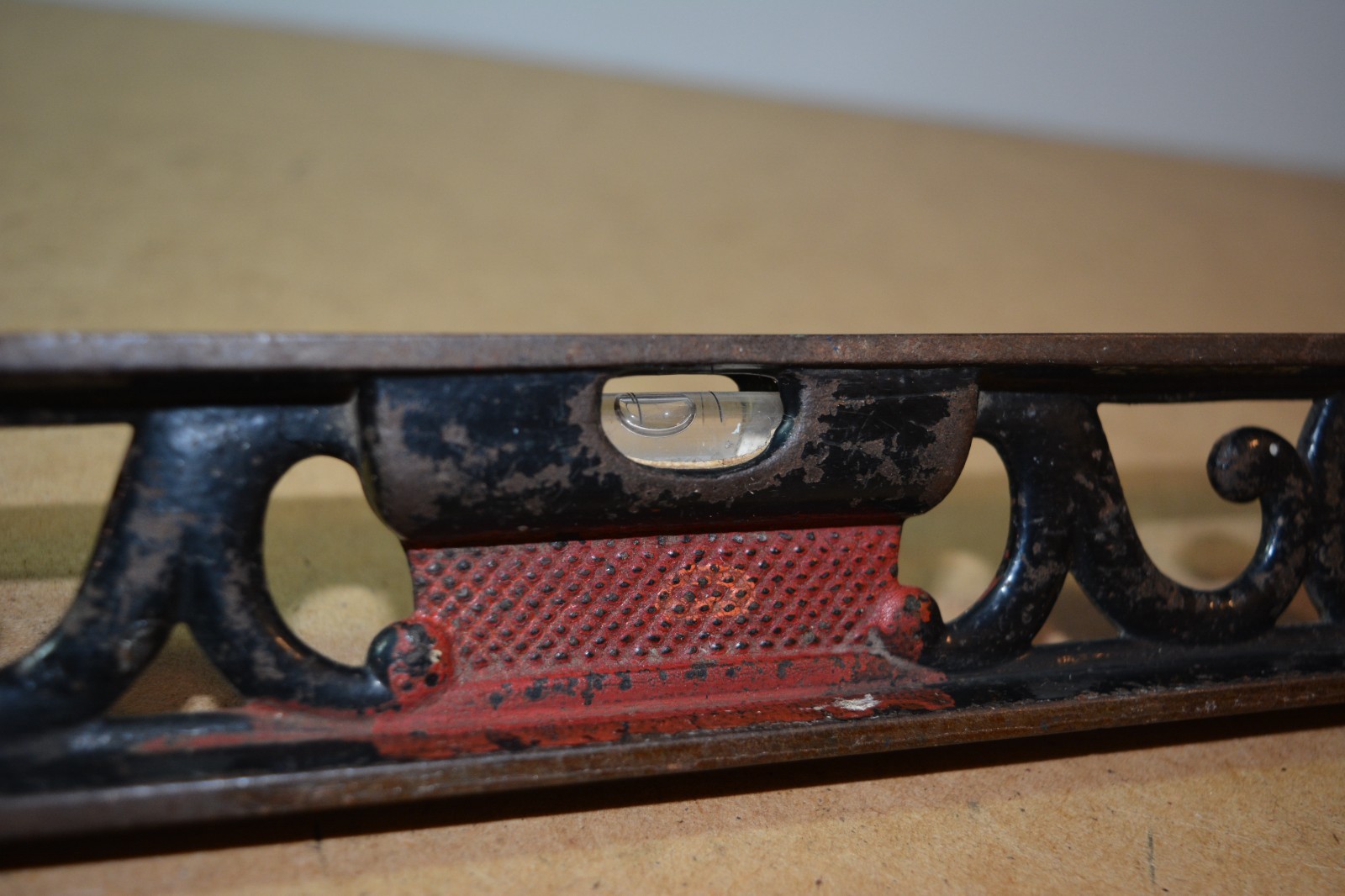 * Vintage LSS Co Athol Mass USA Cast Iron Level Tool 12.5″ 3 bubbles