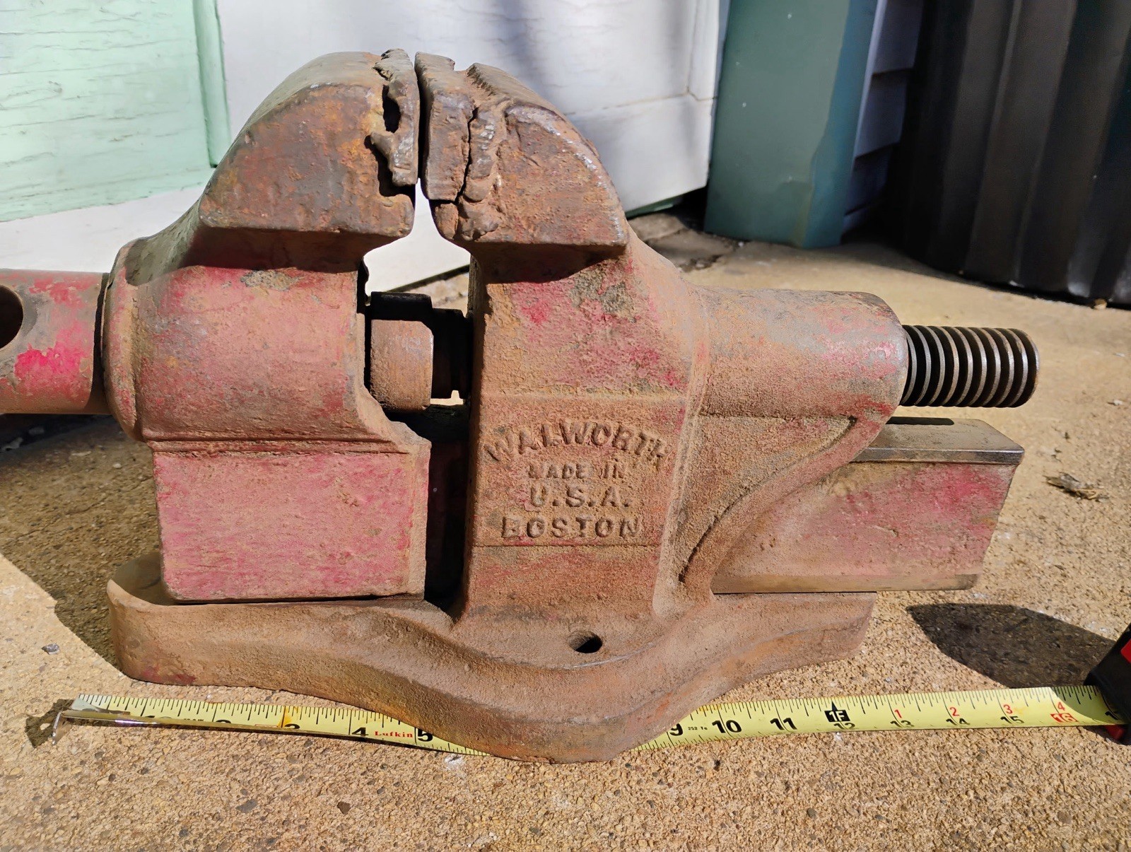 HUGE Vintage WALWORTH BENCH VICE TOOL BOSTON USA Over 35 Lbs