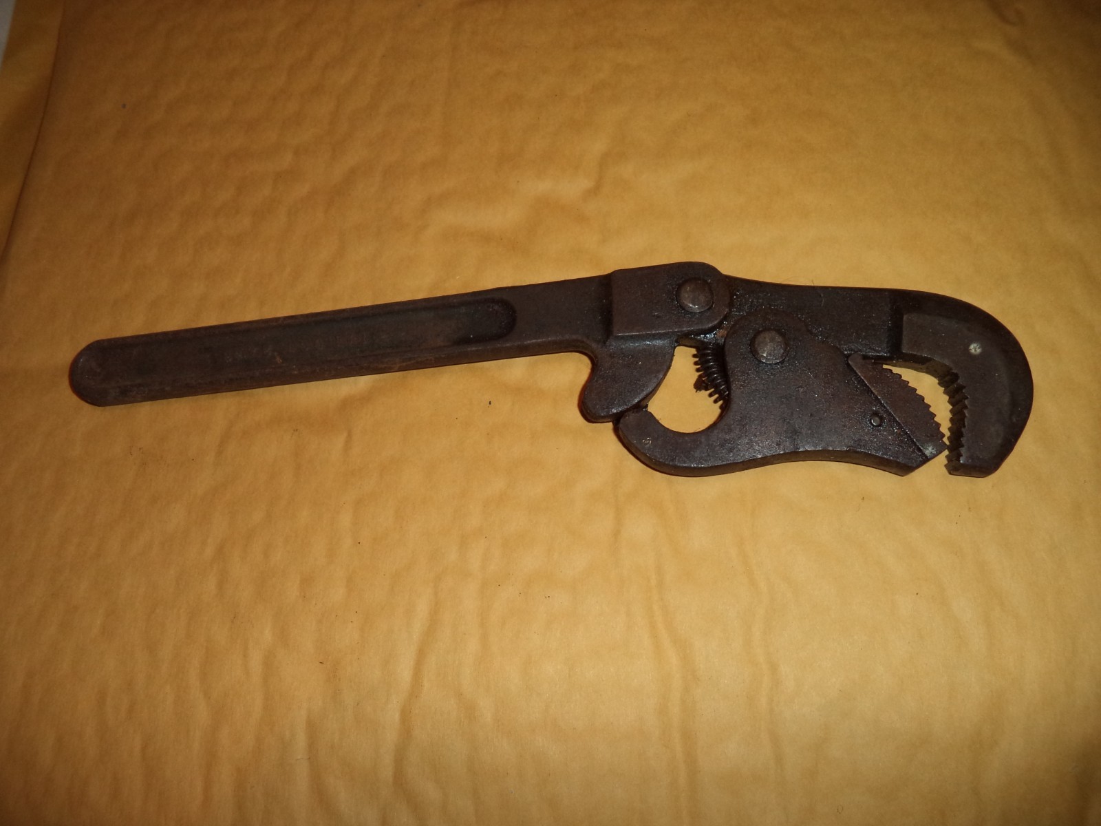 BULLARD WRENCH Patent Oct. 27. 1903 ~8″ Self Adjusting Pipe Wrench