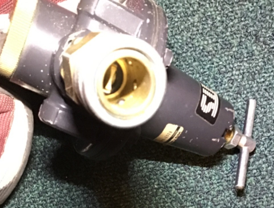 Used Watts R119-04C 1/2″NPT Pressure Regulator W/Bonus Attachments Ready For Use