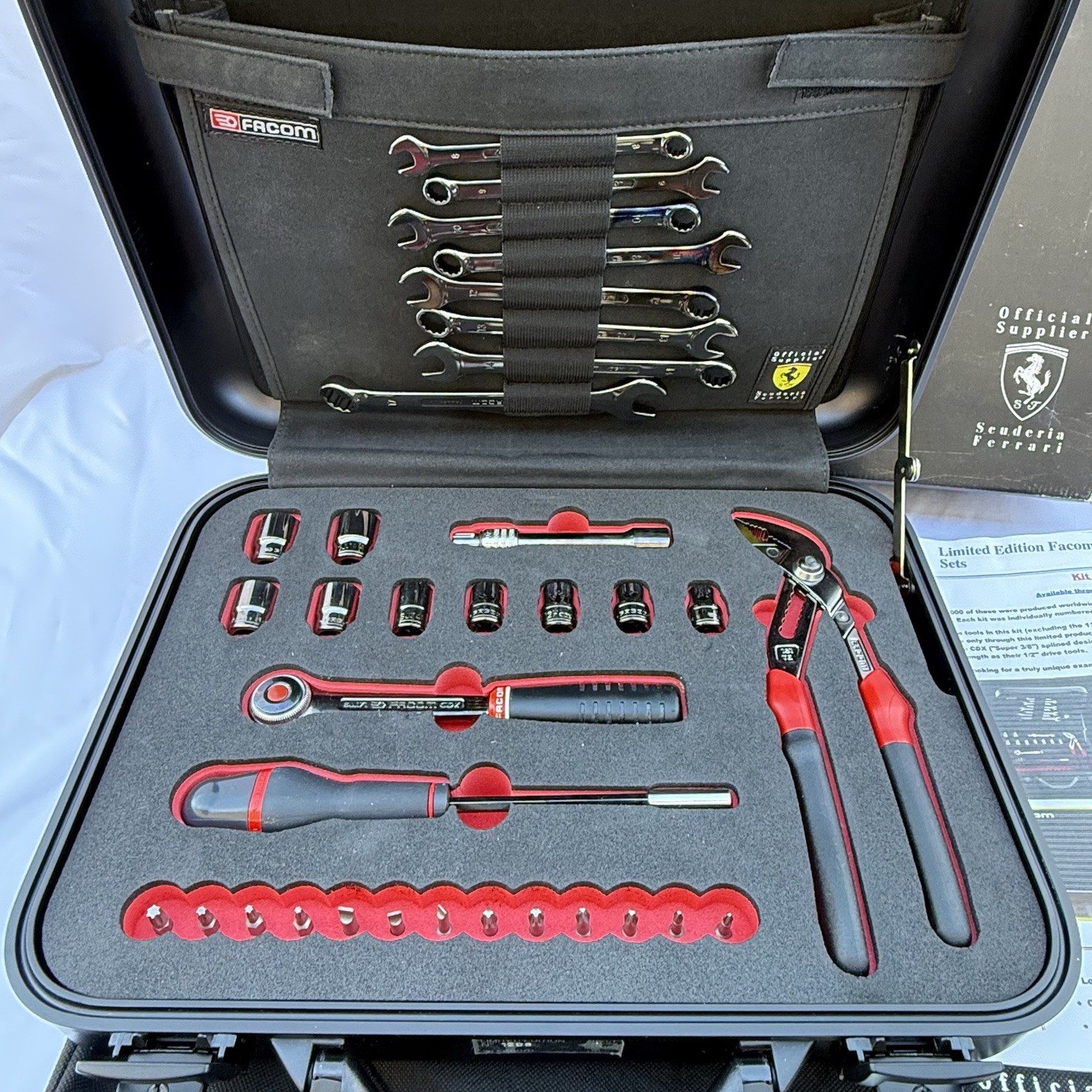 Vintage Ferrari Ltd Edition 34-Piece Toolset w/Case Facom #1206 of 2000-Mondial