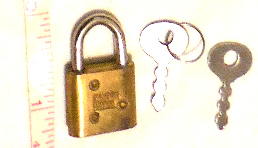 1 ad ,2 keys,Japan Small Lock and Luggage Miniature padlock vtg