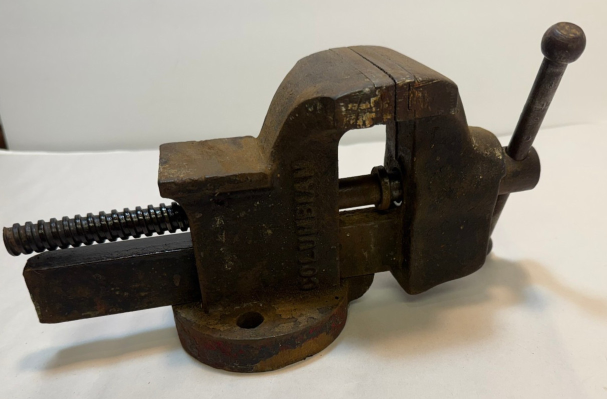 Vintage Columbian No. 143 Fixed Bench Vise