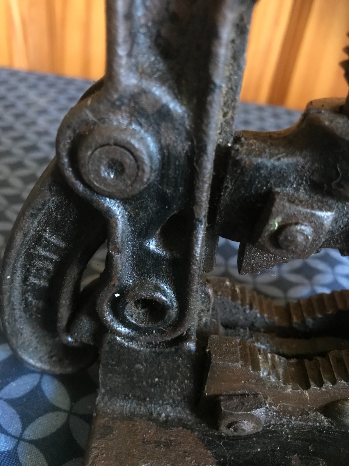 Antique T-1816 Pipe Vise TRIMO No 4000 Bench Mount Tool Pipe Clamp