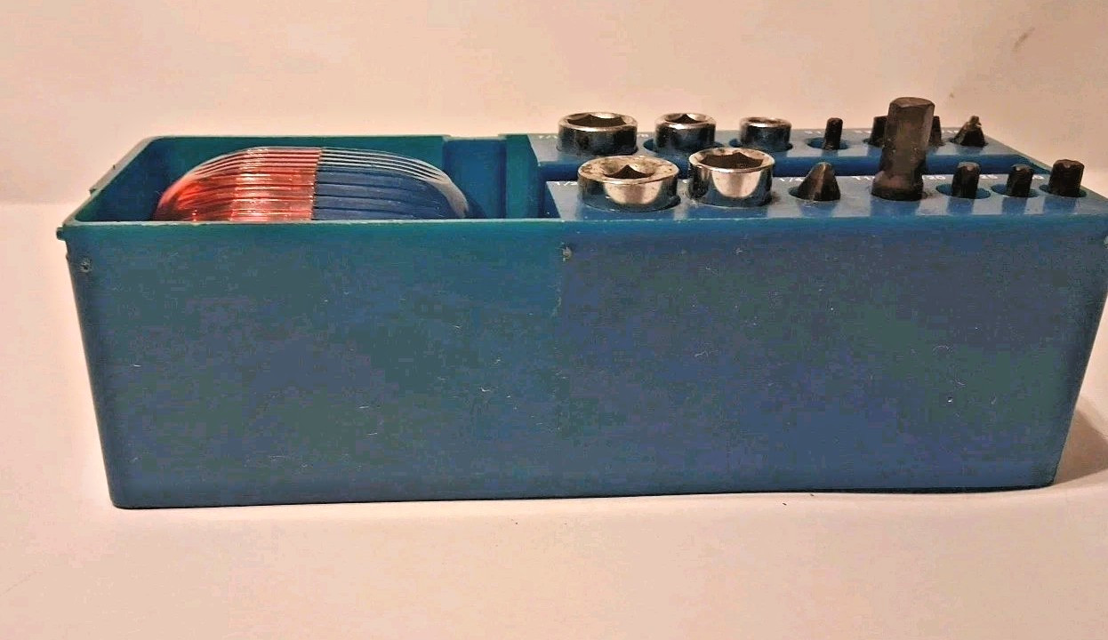 Vintage Red & Blue Screwdriver Ratchet Ball Driver w/5 Sockets & 9 Bits w/ Case