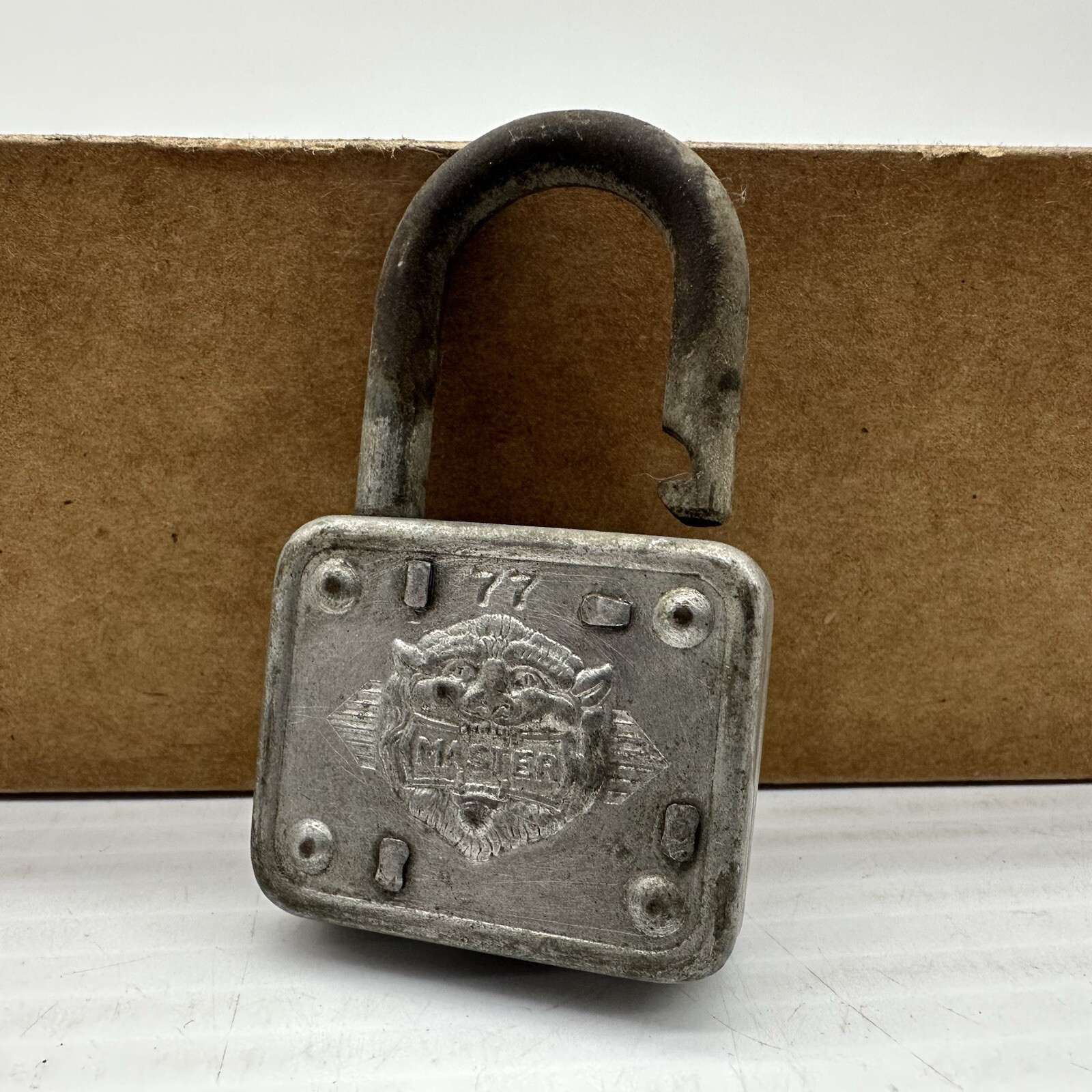 Vintage 77 Master Lock Padlock 1.25″ Hasp Lions Head Logo Milwaukee WI No Key