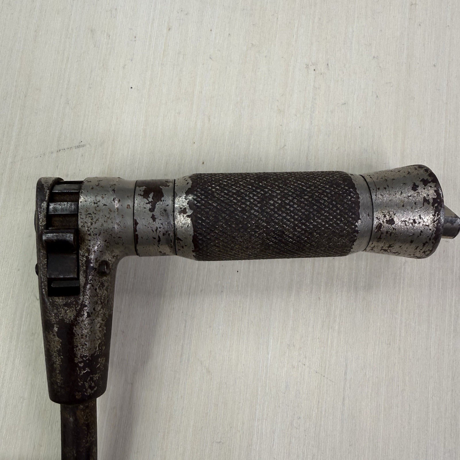 VINTAGE MANUAL HAND CRANK DRILL WITH WOODEN HANDLES RACHETING HEAD REVERSIBLE