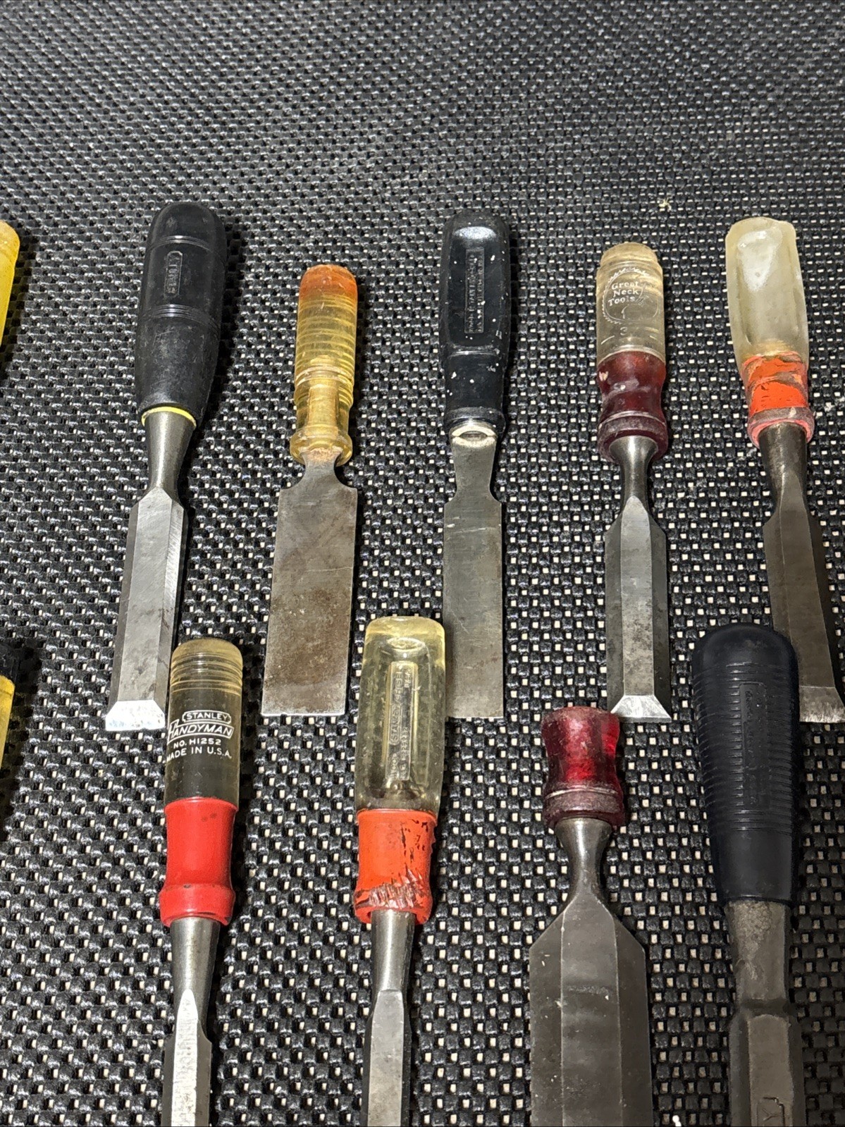 Lot of 17 Wood Chisels Stanley and others!! FREE SHIPPING!! C2