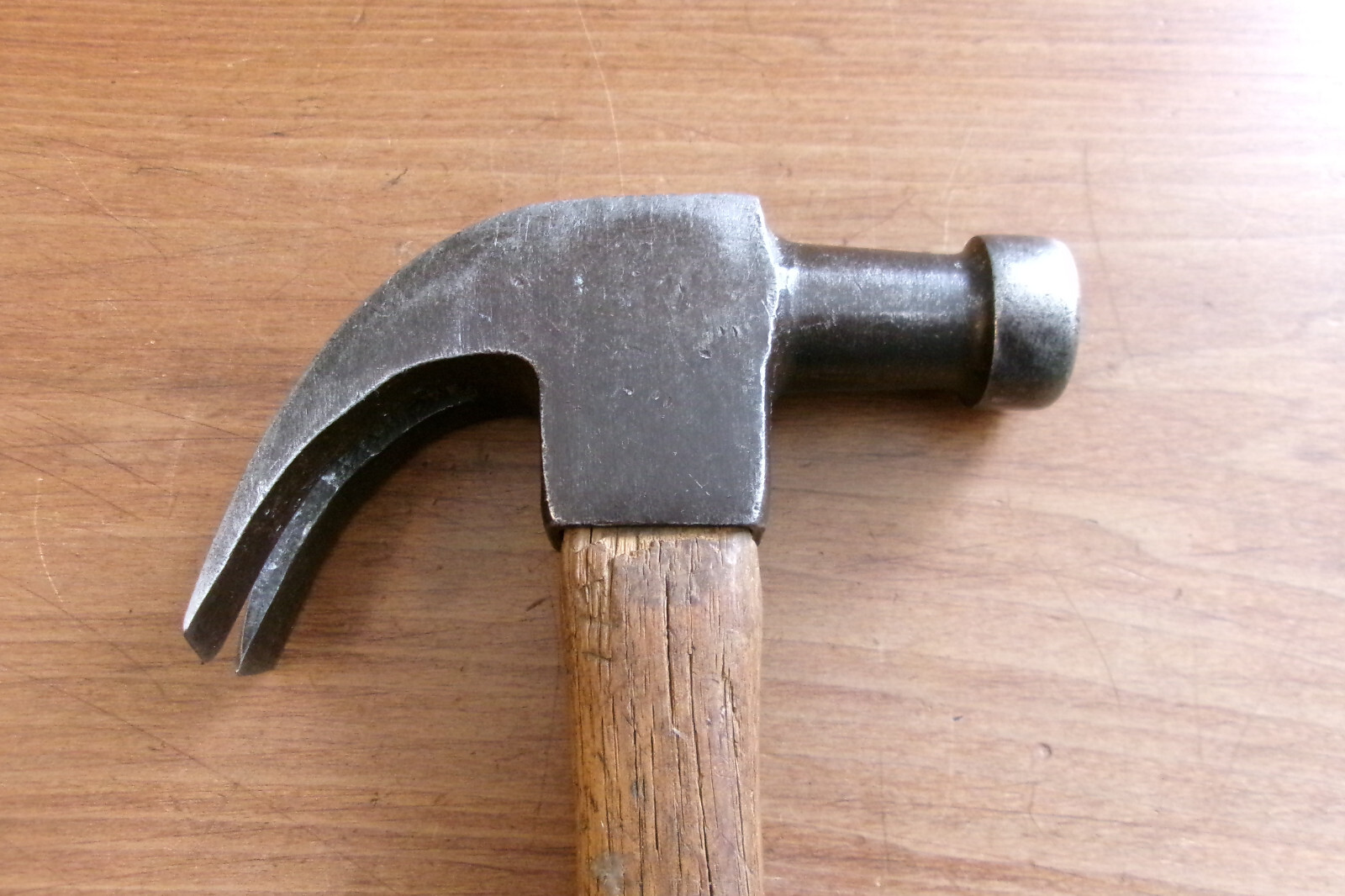 Vintage BELKNAP BLUEGRASS Curved Claw Hammer 1 Pound 11 Ounce w/Handle