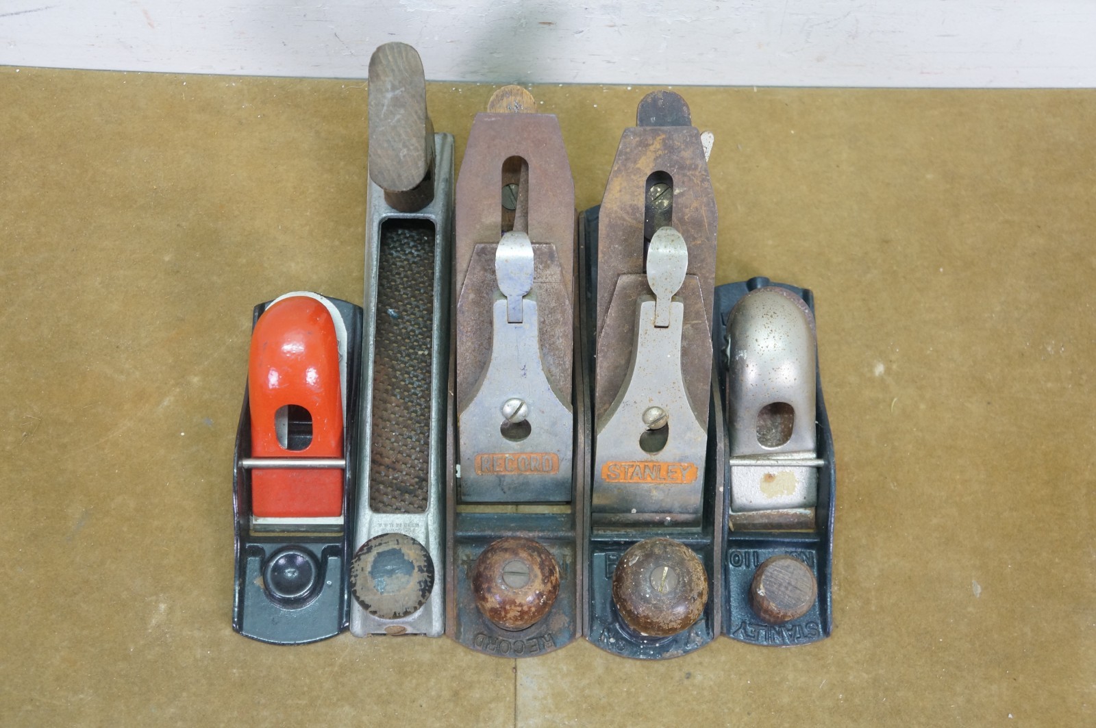 5 Vintage Metal Woodworking Planes Carpenter Wood Plane Tools