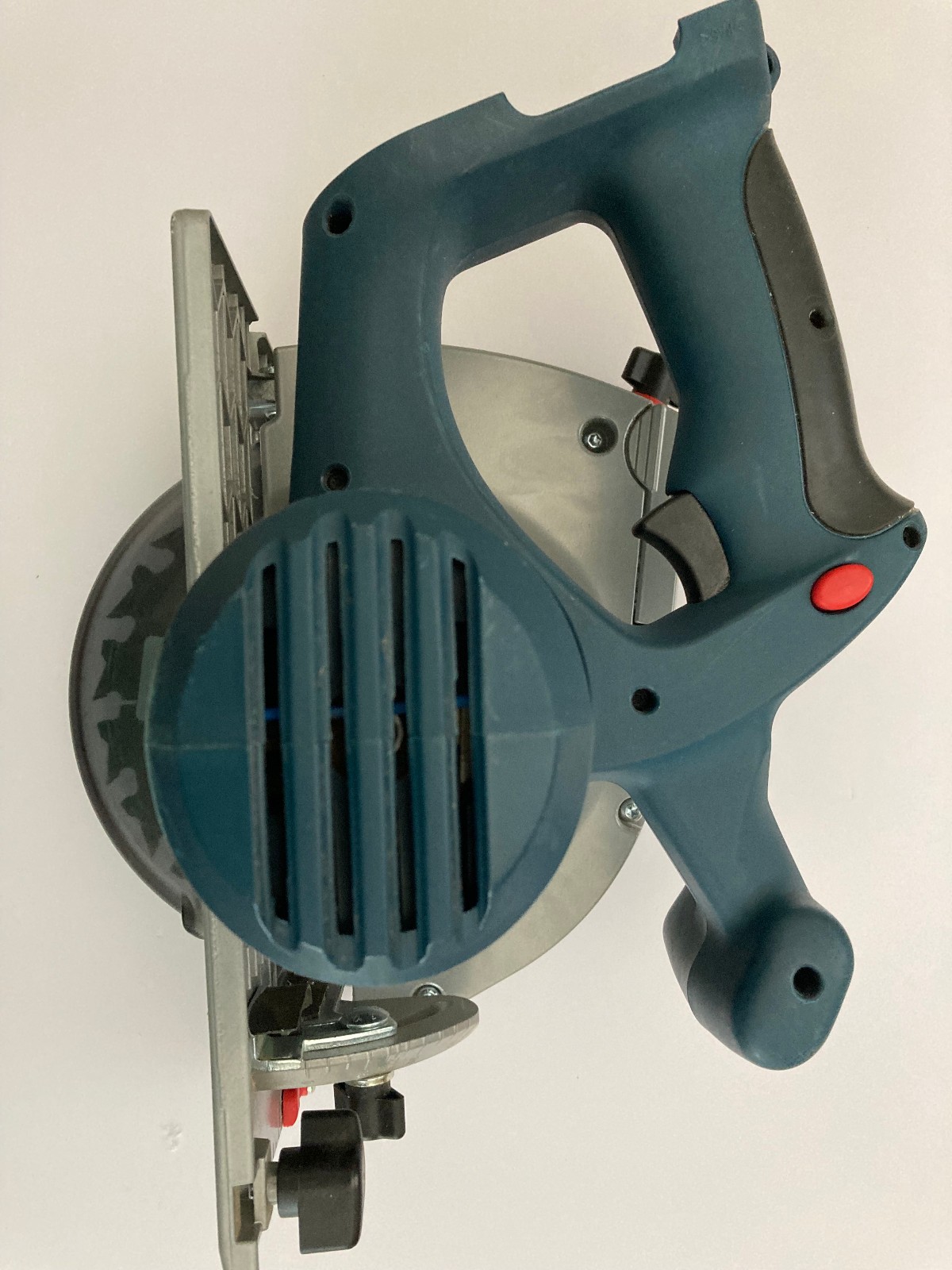 Bosch Cordless 6-1/2″ Circular Saw 1662 With Case