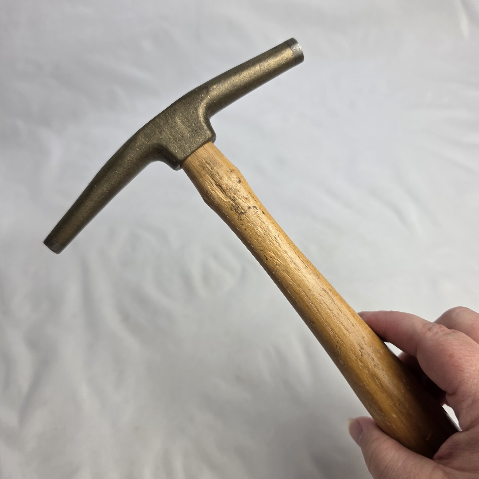 Vintage C.S. Osborne Cobbler’s Hammer – Leatherworking Tool – 11″ Wooden Handle