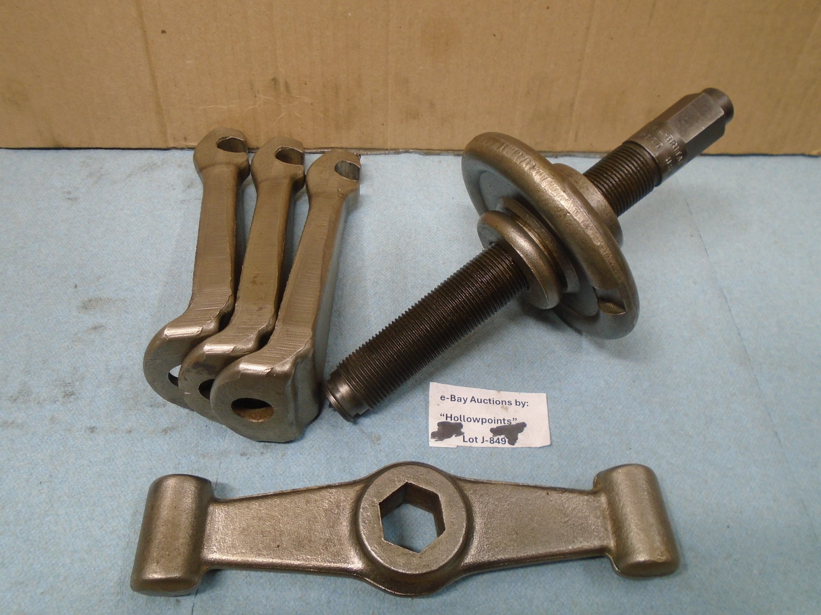 New Britain USA P100 Heavy Duty Hub & Axle 2 or 3 Jaw Puller w/ Knocker J849