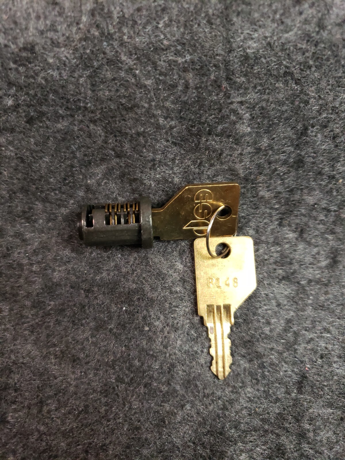 ESP Pundra Wesko Cabinet Furniture Double Sided Brass Keys & cylinder (C7B3)