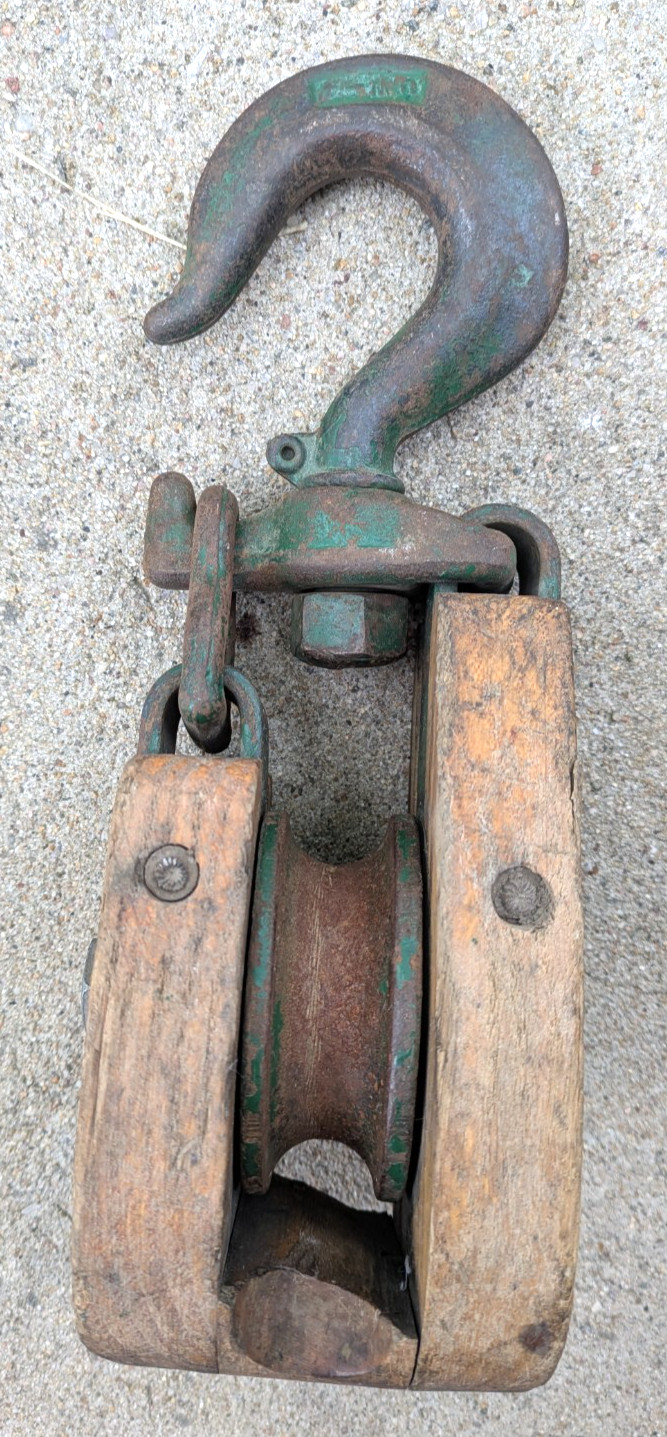 Vintage Wood Snatch Block Pulley Swivel Hook Green Metal Upson Walton UW4 Nice!
