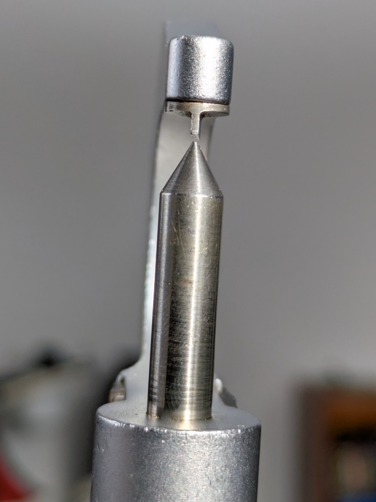 Starrett No. 216 DIGITAL Screw Thread Micrometer 0-1″ V & U. S. St’d (14-20P)