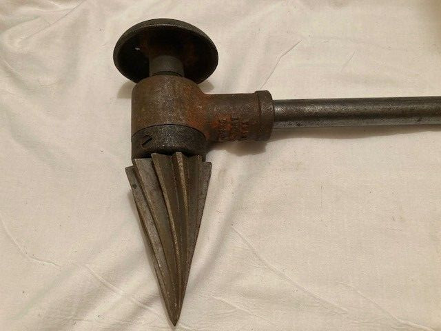 Vintage Armstrong Bridgeport 2″ Spiral Ratcheting Pipe Reamer W/ HANDLE