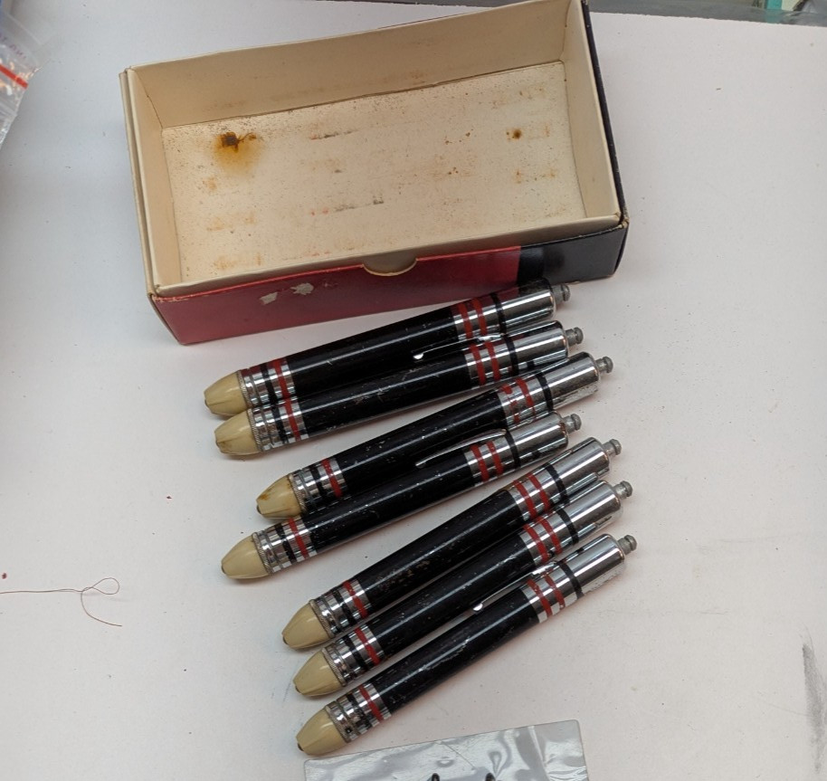 LOT OF 7 Vintage BMG Penlight Bridgeport Metal Goods Black Red Silver WORKS