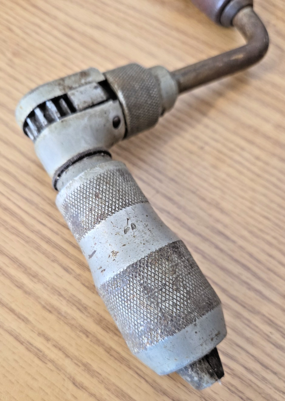 Vintage Unbranded 14″ Ratcheting Hand Brace / Drill, parts are movable