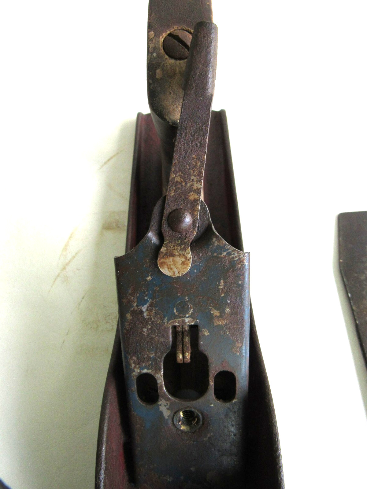 Vintage CRUSADER Wood Smoothing Plane. 13-1/2″ Long. Made in U.S.A.