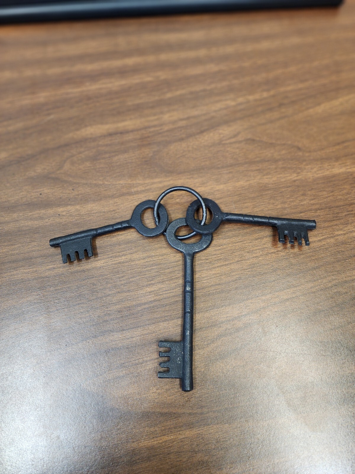 Decorative Set Of 3 Black Skeleton Keys With Ring