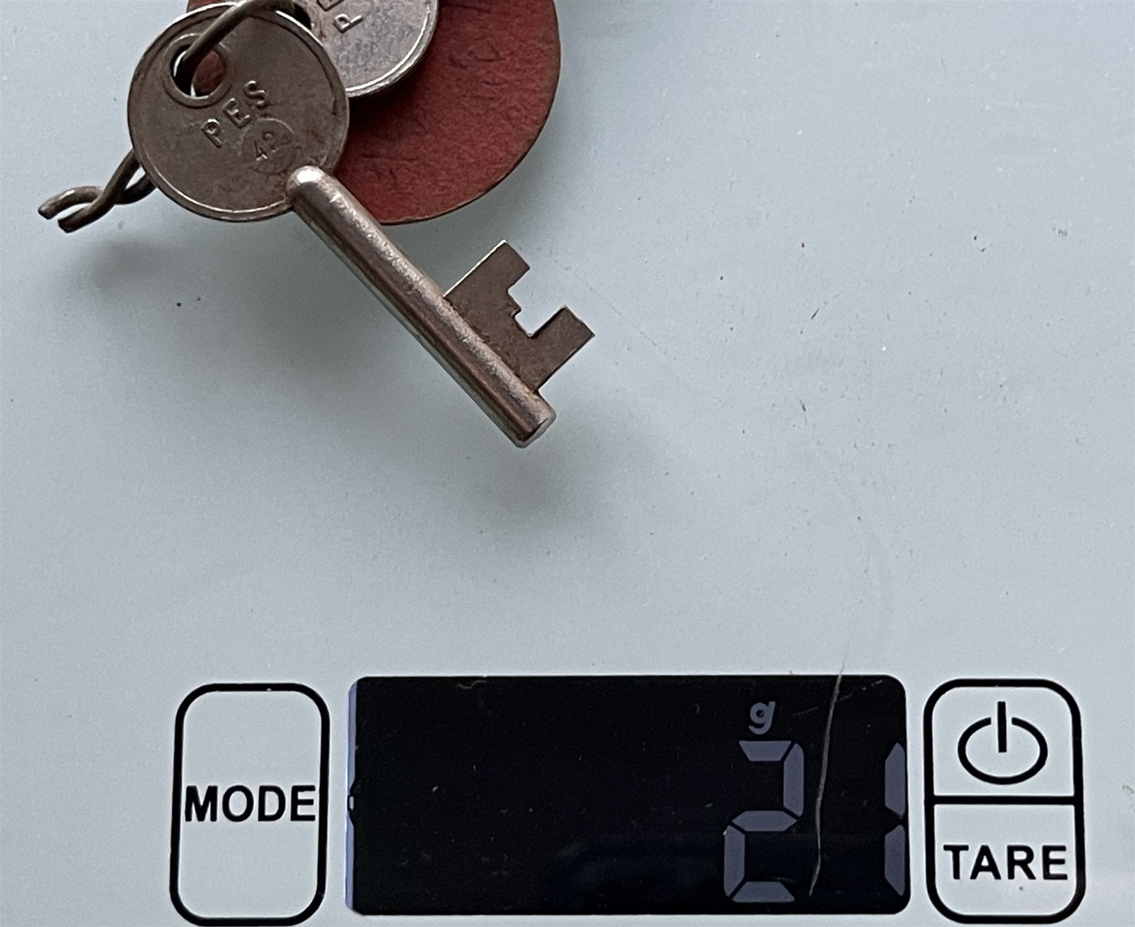 2 Vintage Identical ~ 4.75cm Long SQUIRE PES 42 Keys With Round Tag #pD134