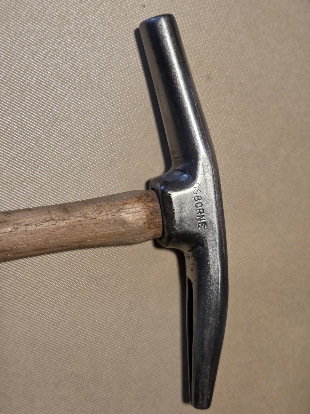 Vintage Osborne 8oz Magnetic Tack Hammer