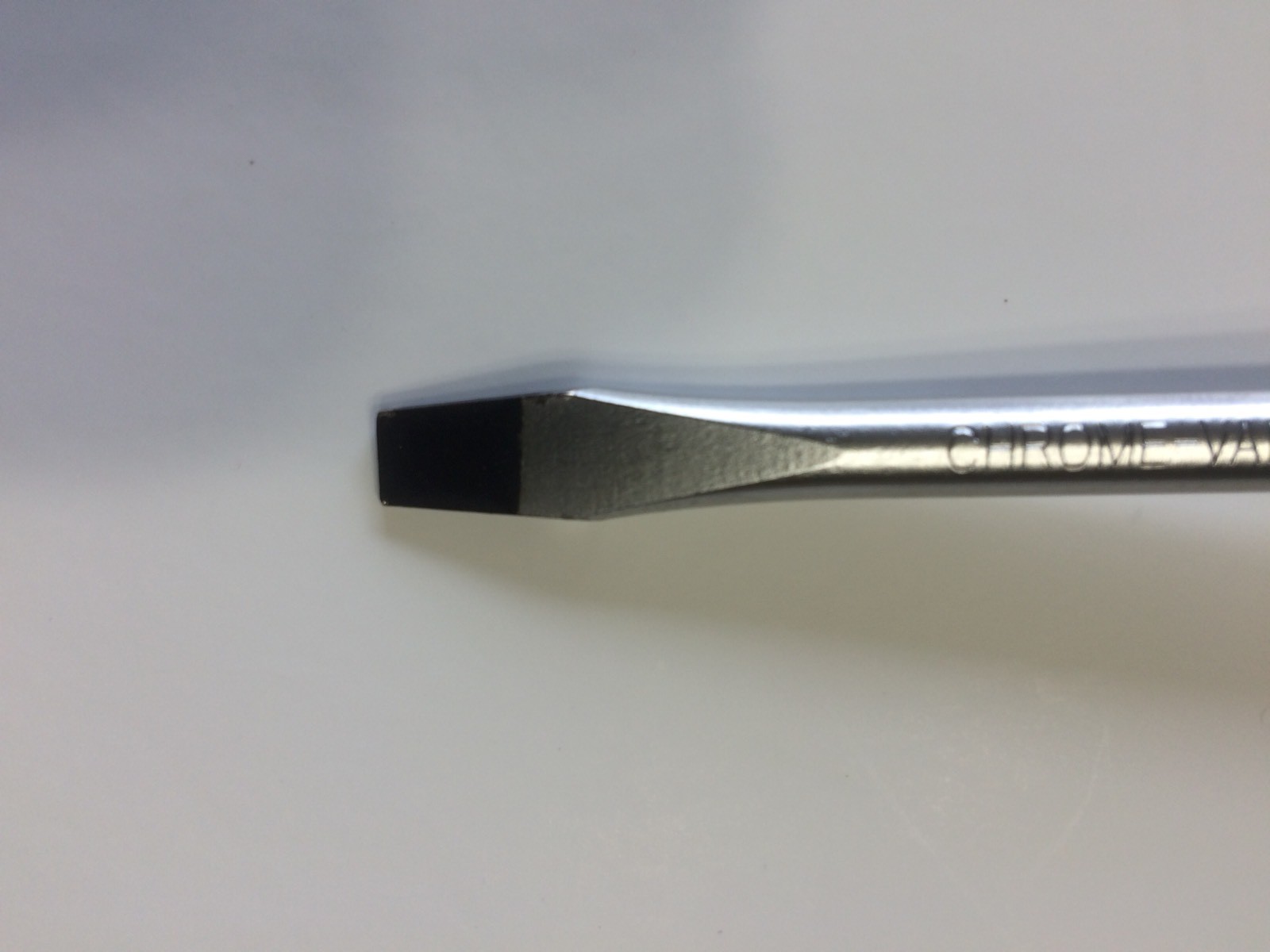 KC Pro Monster Cushion Grip Screwdriver 1/4″ x 4″ Slotted Magnetic Tip