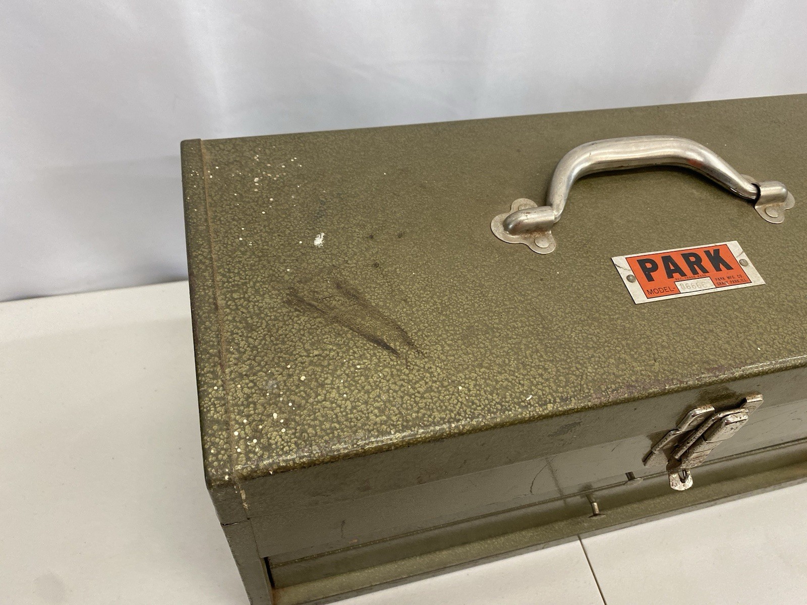 Vintage Park Mfg. Green Metal Portable Tool Box Machinist & Mechanic Model 86666