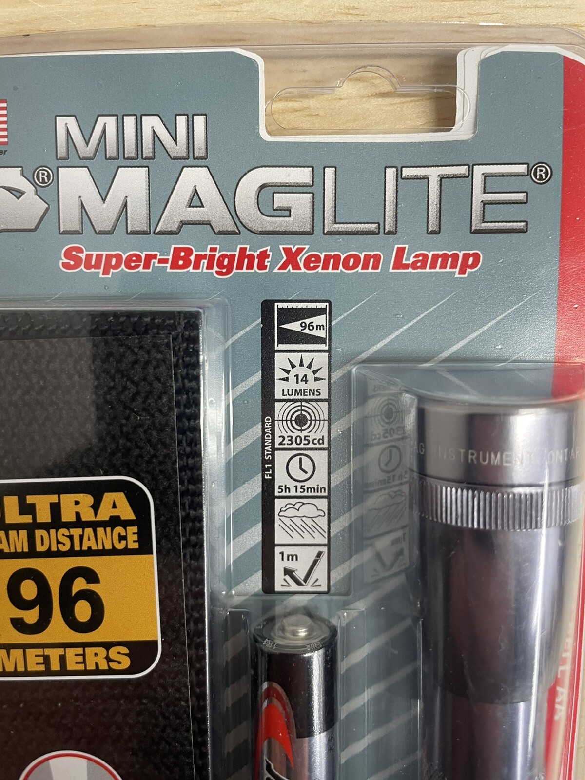 Mag-Lite Krypton Bulb, 14 Lumens, Mini Flashlight Gray Aluminum Body, 2 AA Al…