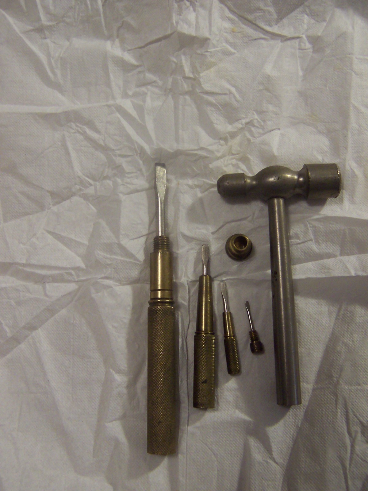 Combination 6.4 Ounces Ball Peen Hammer/Screwdriver 4 Slot Heads Nesting Blades
