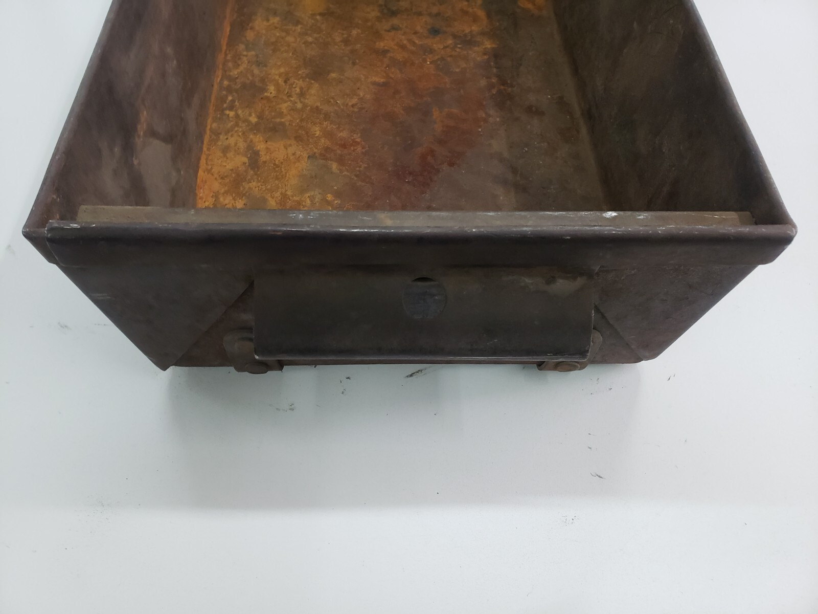 VINTAGE Lyon Metal Tray Crate Mining Box Tool Bin Riveted Stackable USA