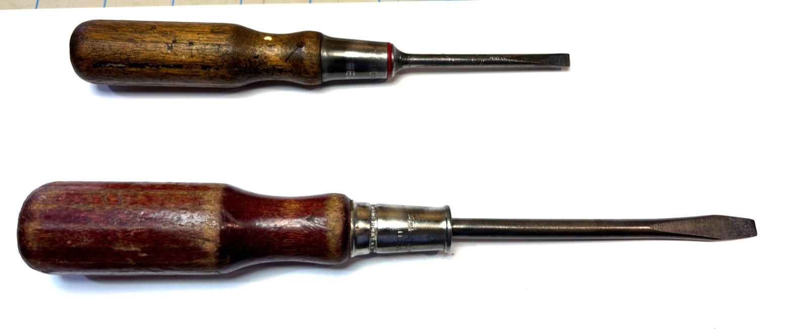 Vintage Lot of 4 Wood Handle BRIDGEPORT Flat Head Screwdrivers (1 Bell System)