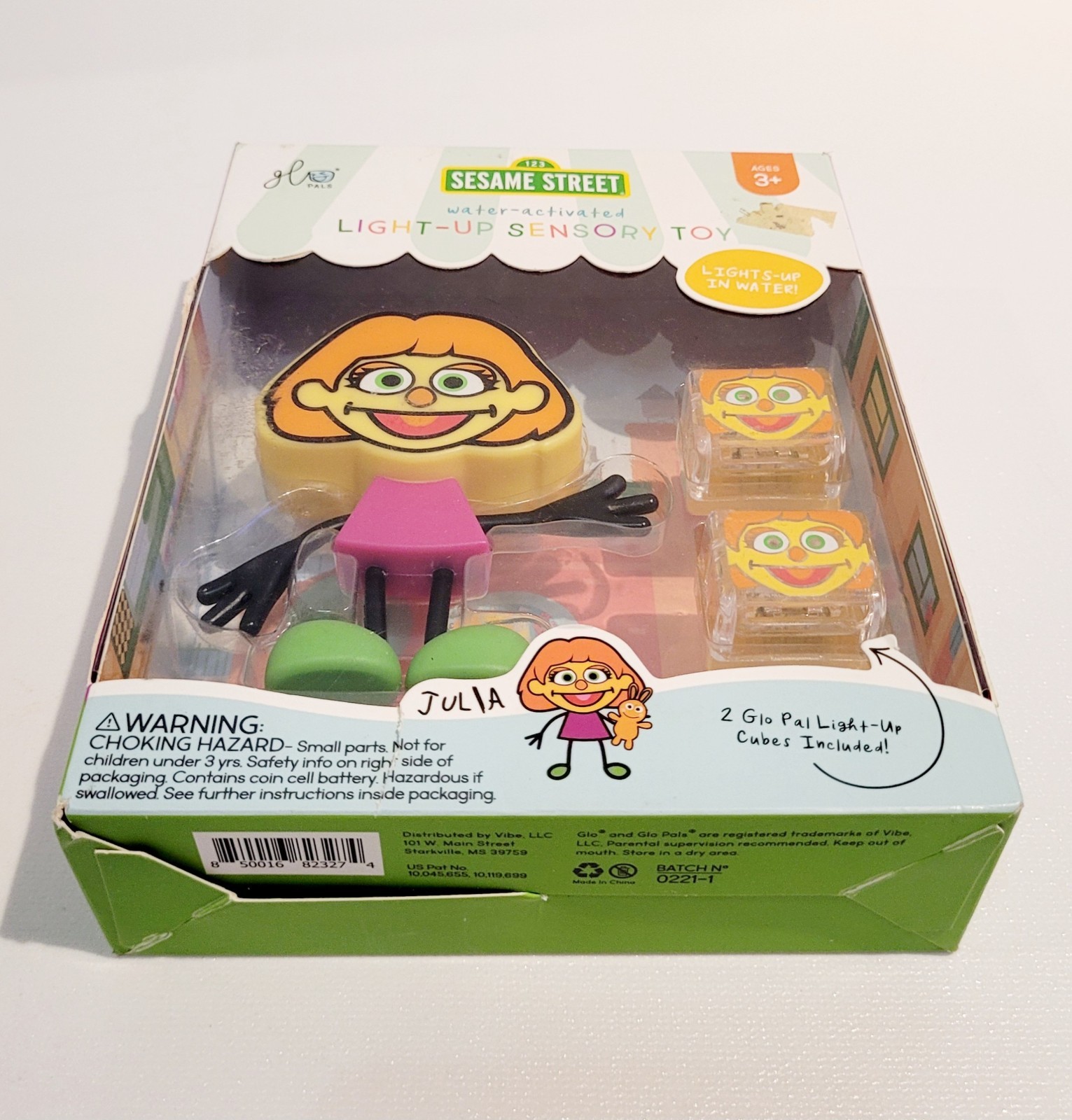 NEW GLO PALS WATER ACTIVATED LIGHT-UP SENSORY TOY-SESAME STREET AND AUTISM-JULIA