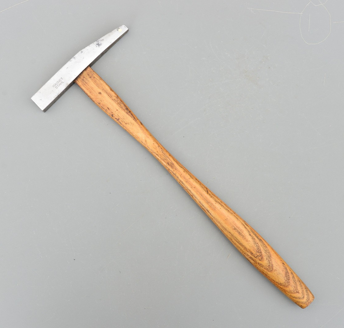 Vintage D.R.G.M. Foreign Magnet Stahl Magnetic Upholstery Leatherworking Hammer