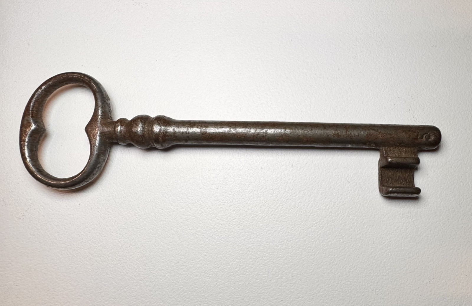 🌿 🗝️Antique Skeleton Key Solid Barrel Key authentic Antique Key!
