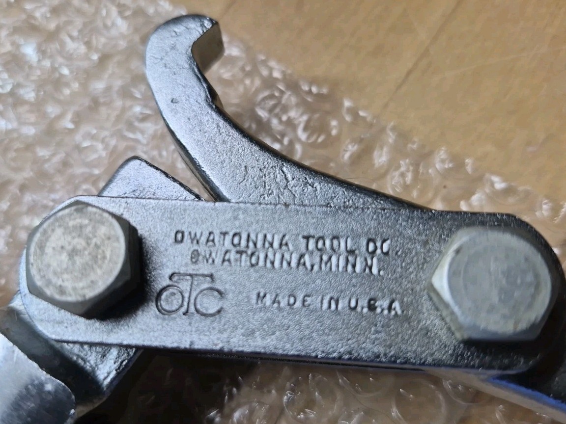Owatonna Tool Co. No.1001 Jar Gear Puller Made In U.S.A Very Nice