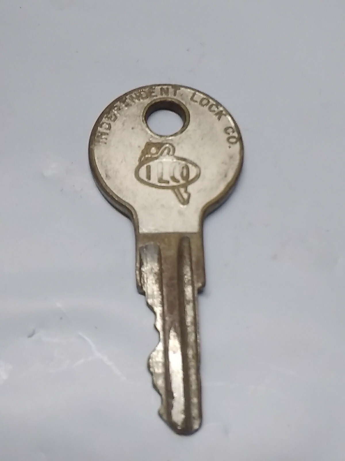 Vintage Gas Cap Auto Key BT625 BT 625 ILCO
