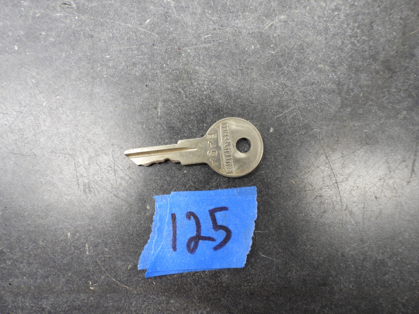 Harley-Davidson Shovelhead Panhead Indian Briggs & Straton B454 Key #125 2330