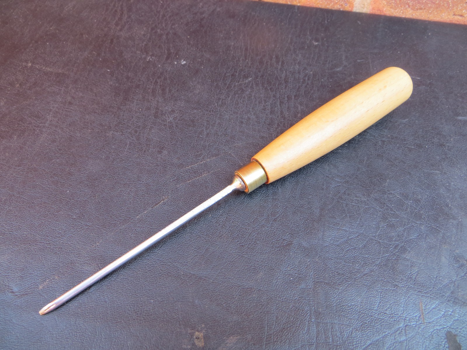 Vintage Ashley Iles Carving Gouge – Sweep 11, 1 mm Wide (Ready To Use)