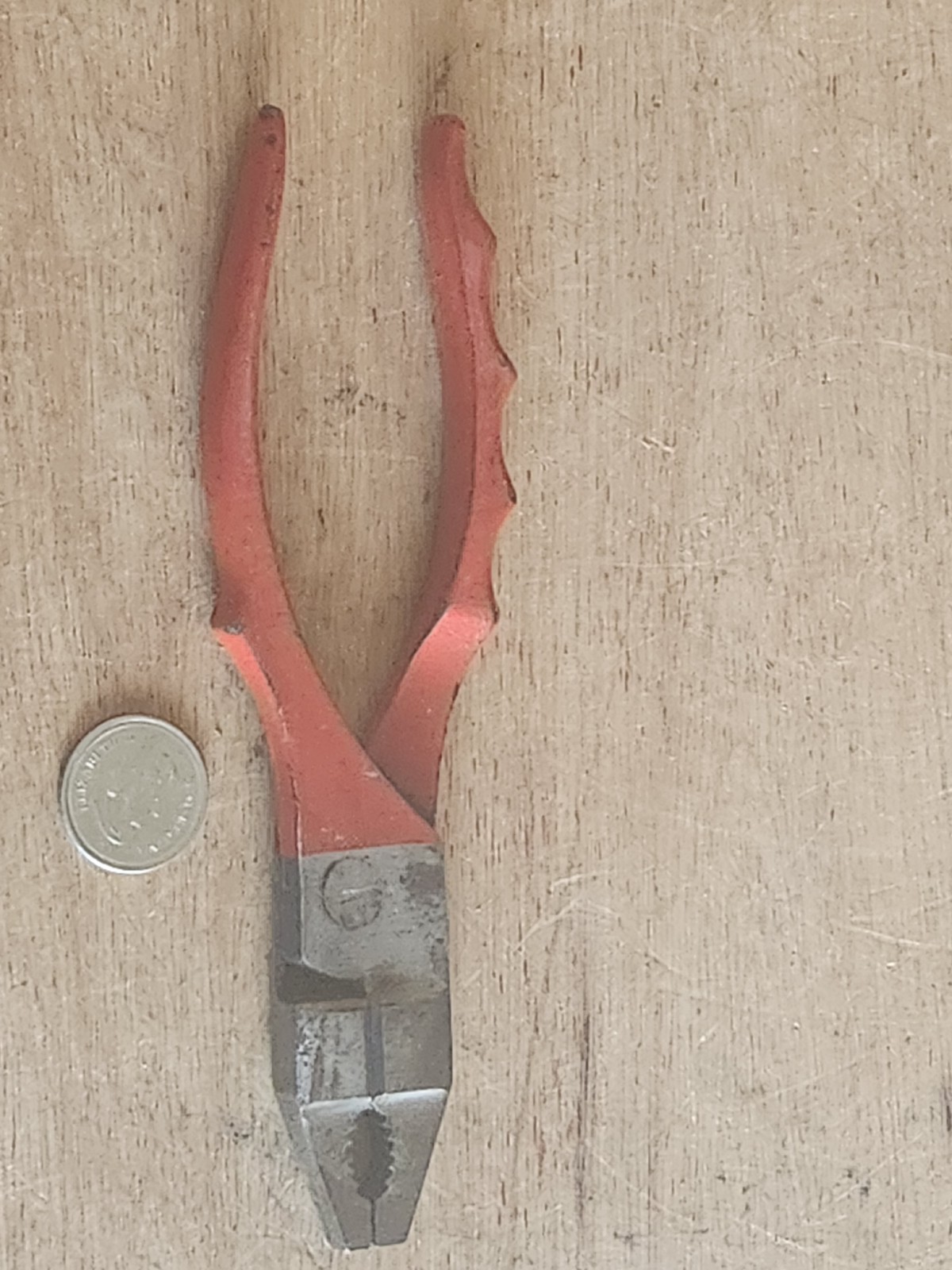 Linesman Pliers Drop Forged Steel Finger Grip Red Handles Germany 7″ Vtg Tool